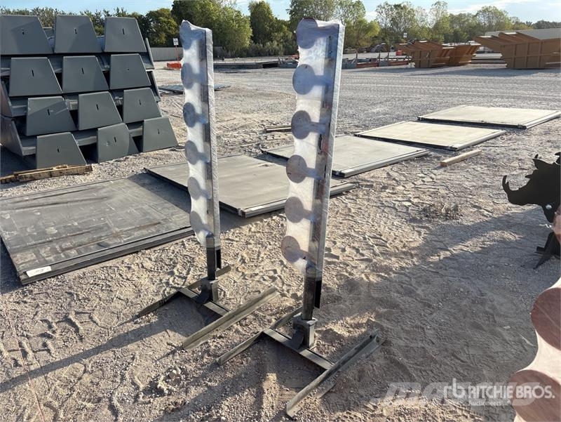 Quantity of (2) Kit Containers DT14 Targets (Unus Other components