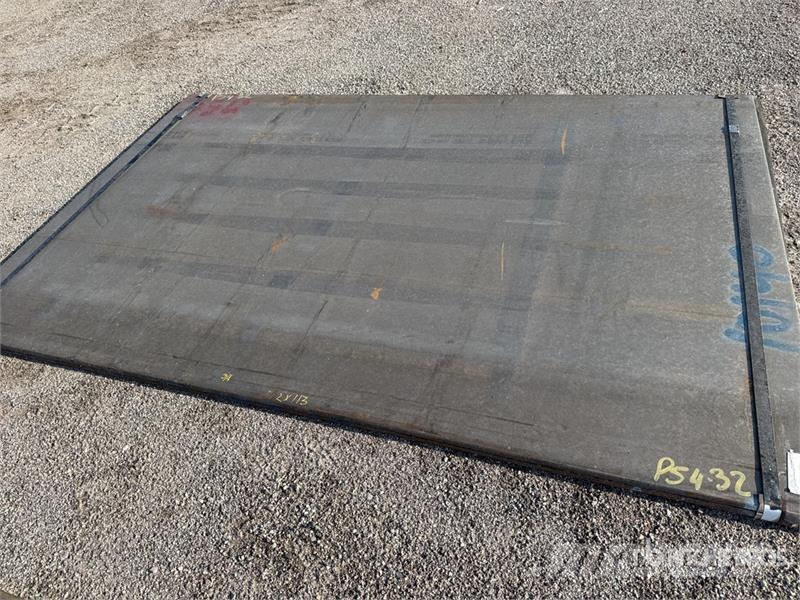 Quantity of (2) Kit Containers 6 ft x 9 ft 5 in S Andre komponenter