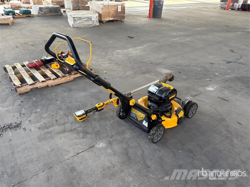  Quantity of (2) Landscaping Tools ماكينات زراعية - غير ذلك