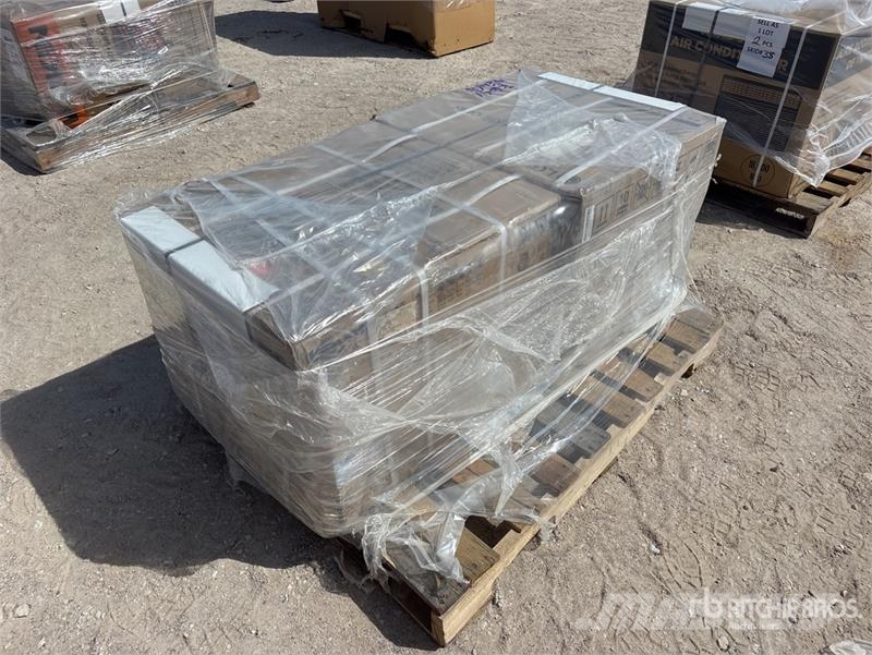  Quantity of (2) LG 18,000 BTU Air Conditioner Kühl- und Heizsysteme