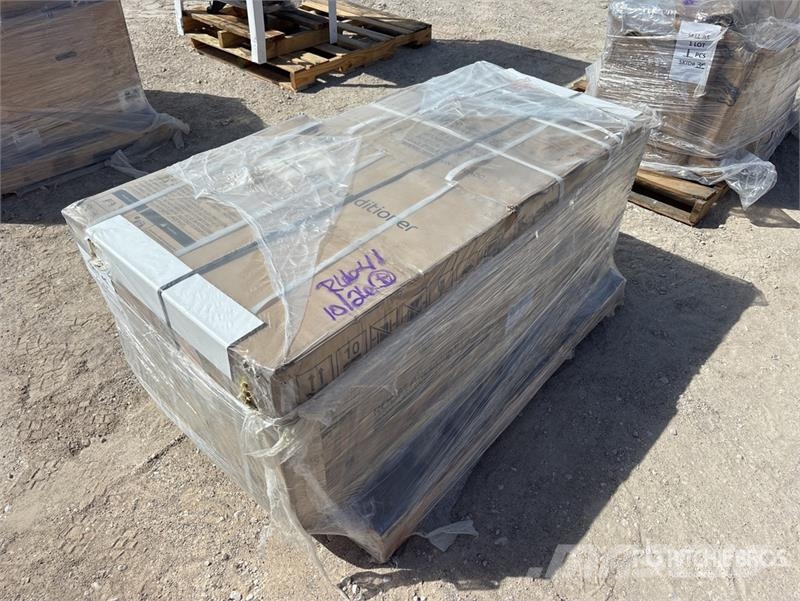  Quantity of (2) LG 18,000 BTU Air Conditioner Kühl- und Heizsysteme
