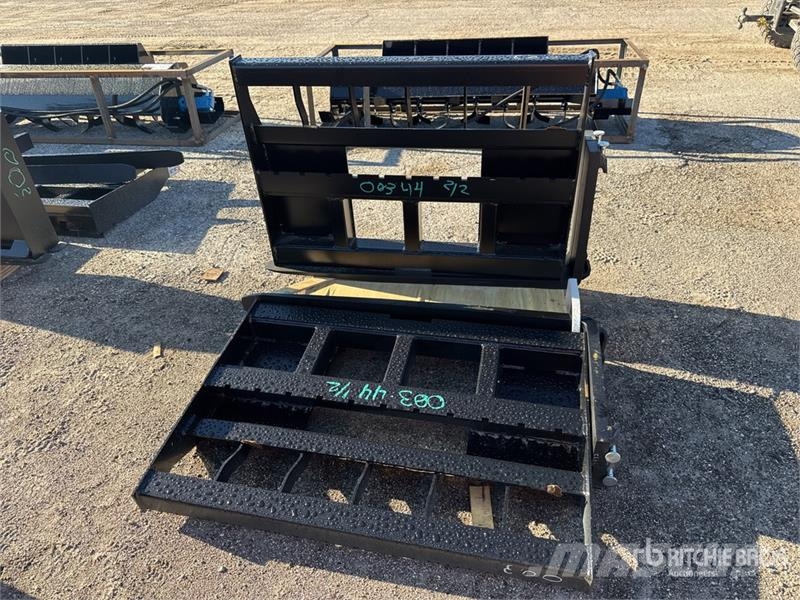  Quantity of (2)  LYALS ALSF48 48 in Skid Steer For Horquillas