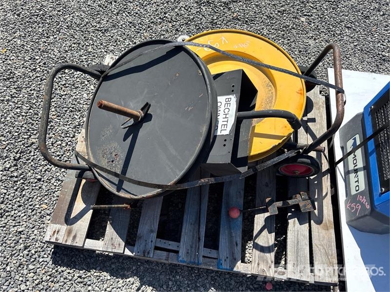 Quantity of (2) Mounto Dehumidifier Outros componentes