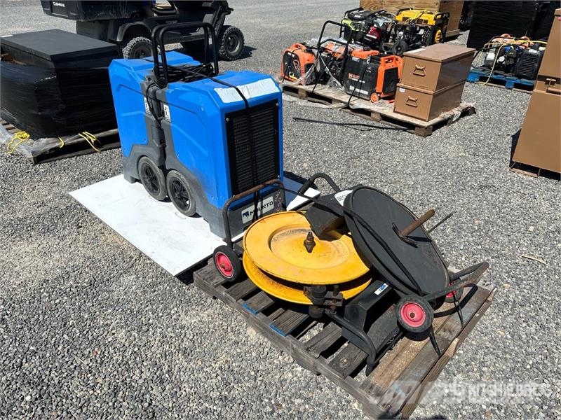 Quantity of (2) Mounto Dehumidifier Outros componentes
