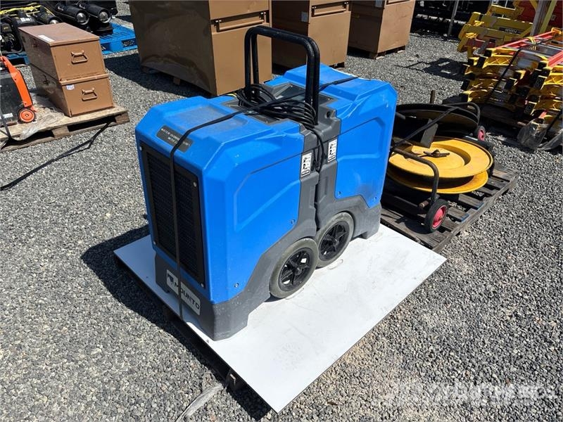 Quantity of (2) Mounto Dehumidifier Outros componentes