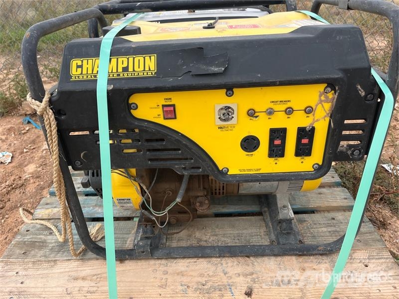 Quantity of (2) Northstar 8000 & Champion 5500 Por Інші генератори