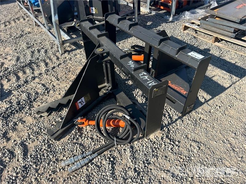 Quantity of (2) PABREAK TS80 Skid Steer Post Pull Andet tilbehør