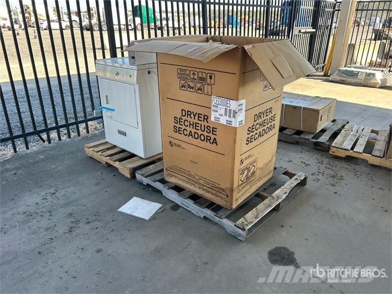 Quantity of (2) Pallets of Frigidaire Commercial C Andre komponenter