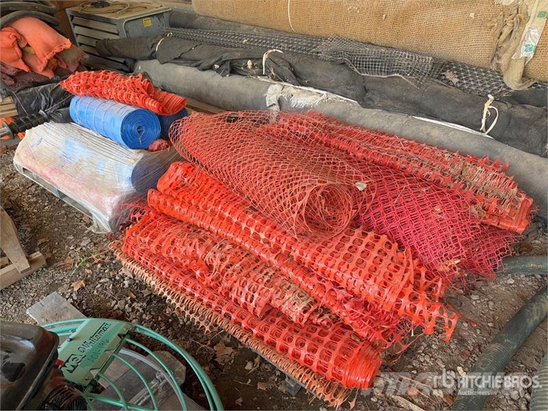 Quantity of (2) Pallets of Orange Site Fence Gradbeništvo - drugo
