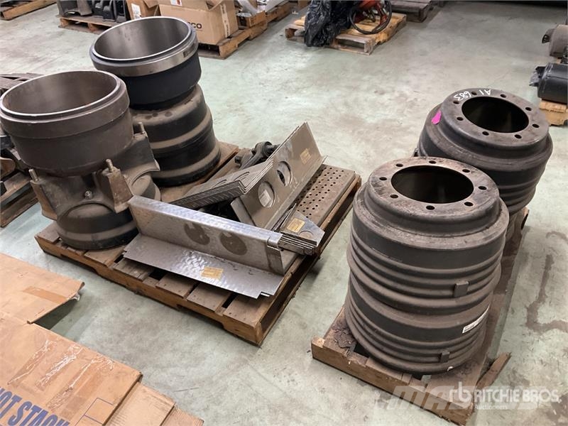 Quantity of (2) Pallets of Unused Brake Drums, Lig Otros componentes