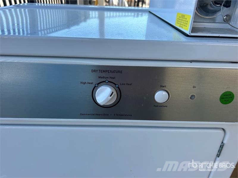 Quantity of (2) Pallets of Frigidaire Commercial C Andre komponenter