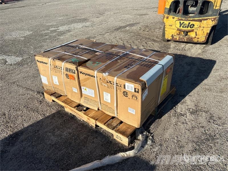 Quantity of (2) Pallets of Keystone 10,000 BTU Air Fűtő és Hűtő felszerelések