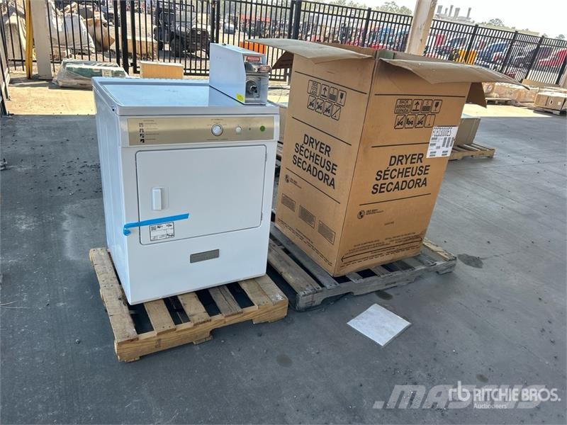 Quantity of (2) Pallets of Frigidaire Commercial C Andre komponenter