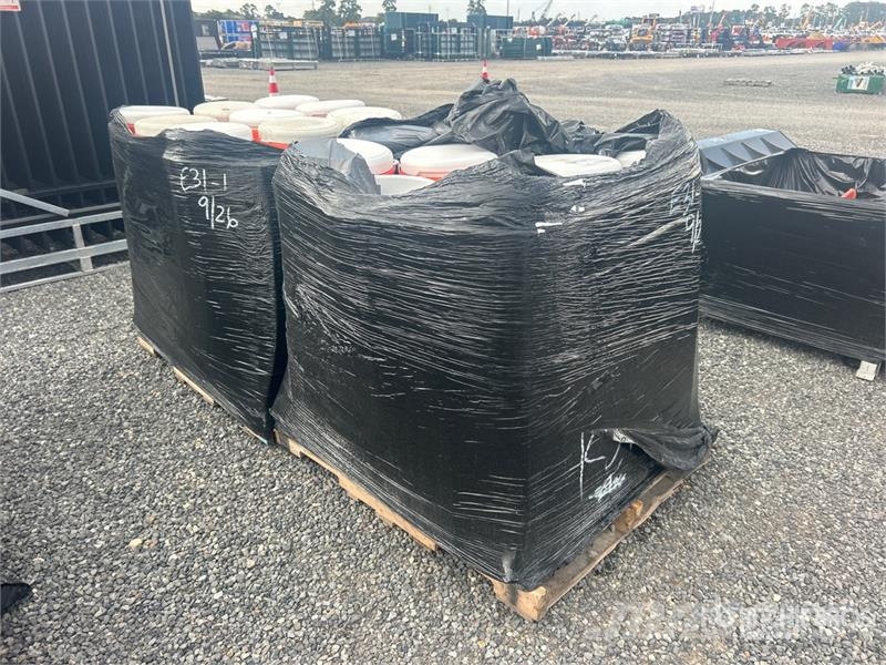  Quantity of (2) Pallets of Igloo 5 gal Beverage Co Otros componentes