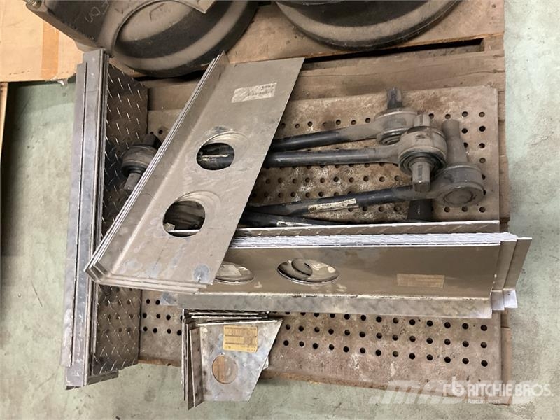 Quantity of (2) Pallets of Unused Brake Drums, Lig Otros componentes