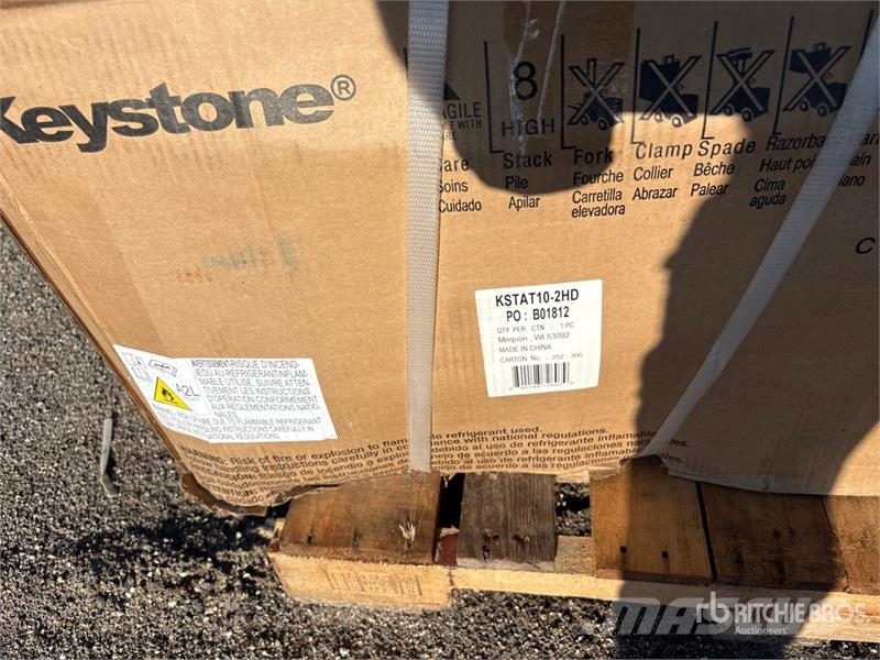 Quantity of (2) Pallets of Keystone 10,000 BTU Air Fűtő és Hűtő felszerelések