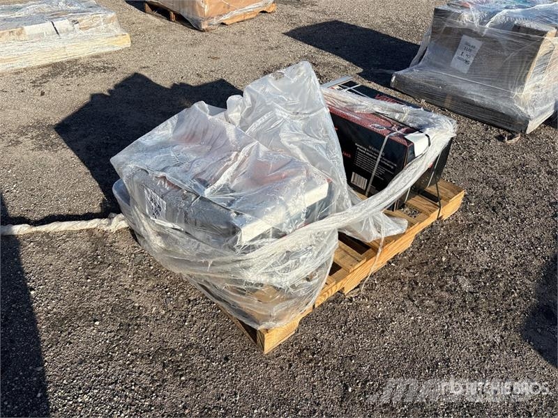 Quantity of (2) Pallets of 22 Ton Service Jack Építőipar - Egyebek