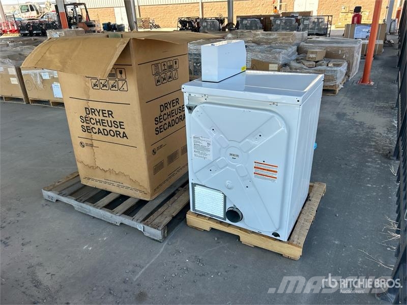 Quantity of (2) Pallets of Frigidaire Commercial C Andre komponenter