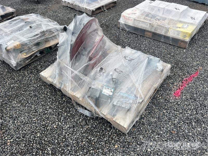  Quantity of (2) S100 Air Operated Clamping Tools معدات البناء - غير ذلك