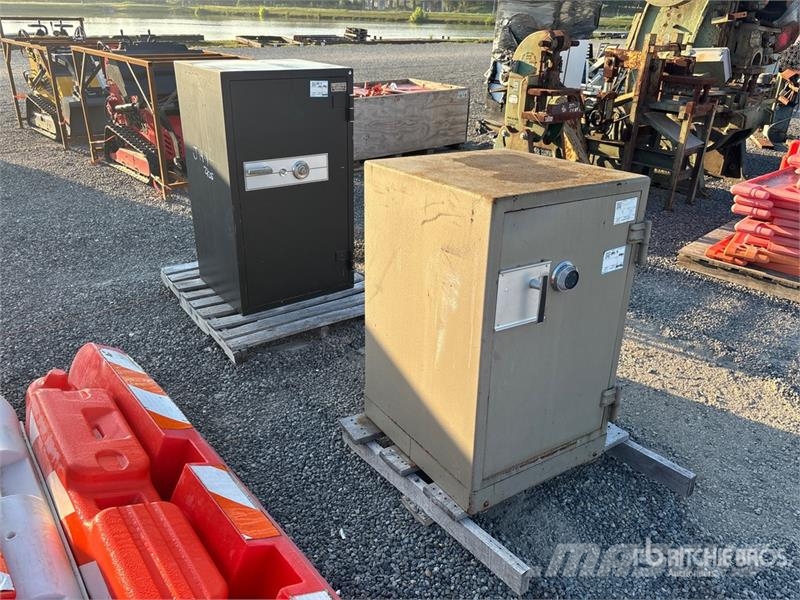 Quantity of (2) Safes Otros componentes