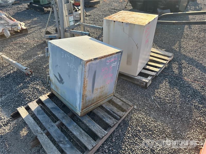 Quantity of (2) Safes Otros componentes