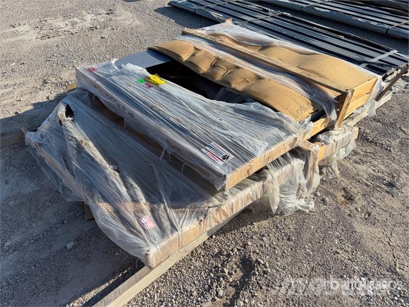 Quantity of (2) Sleeper Skin Rear Center Panels w/ Outros componentes