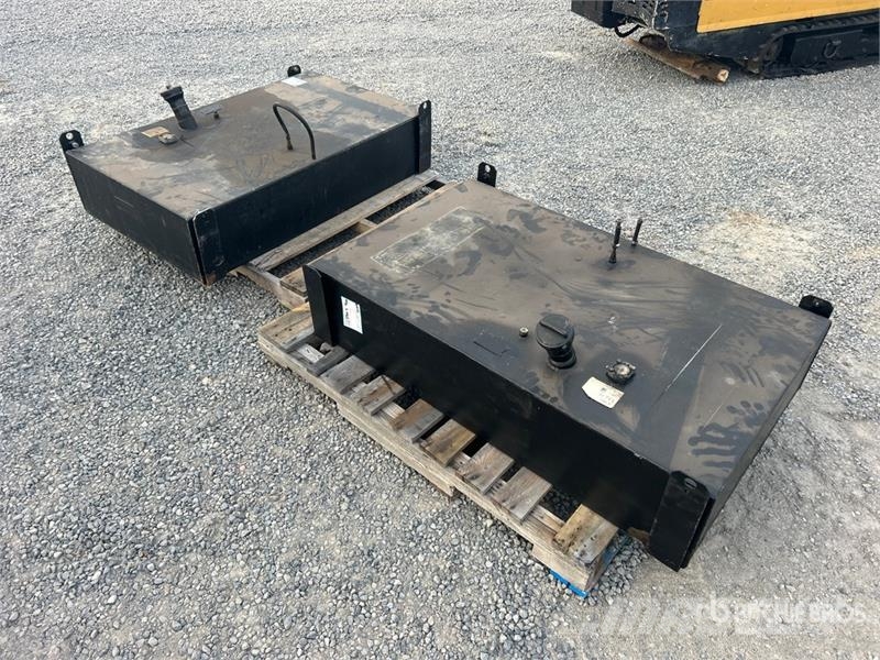  Quantity of (2) Steel Fuel Tank Degvielas un piedevu tvertnes