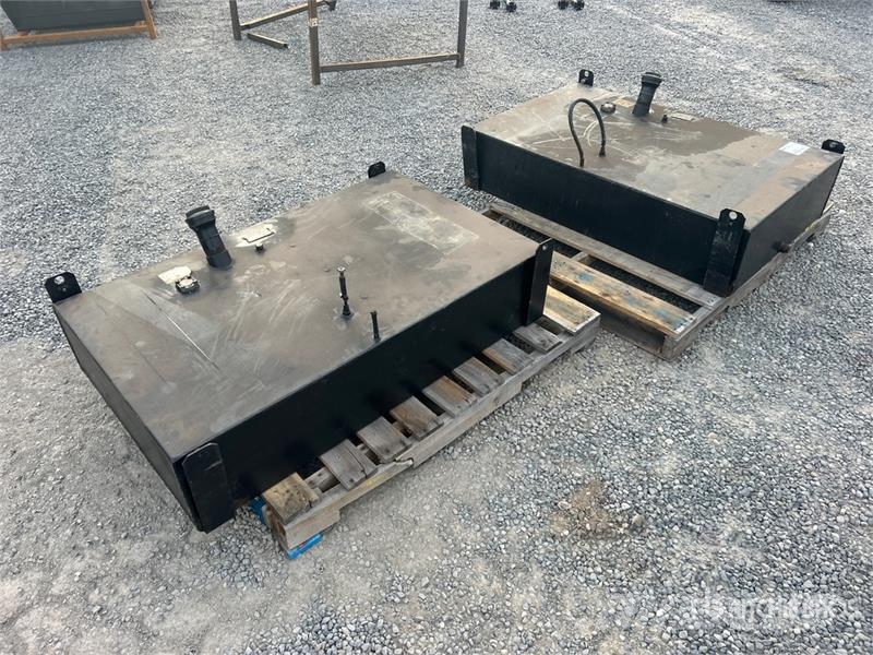  Quantity of (2) Steel Fuel Tank Degvielas un piedevu tvertnes