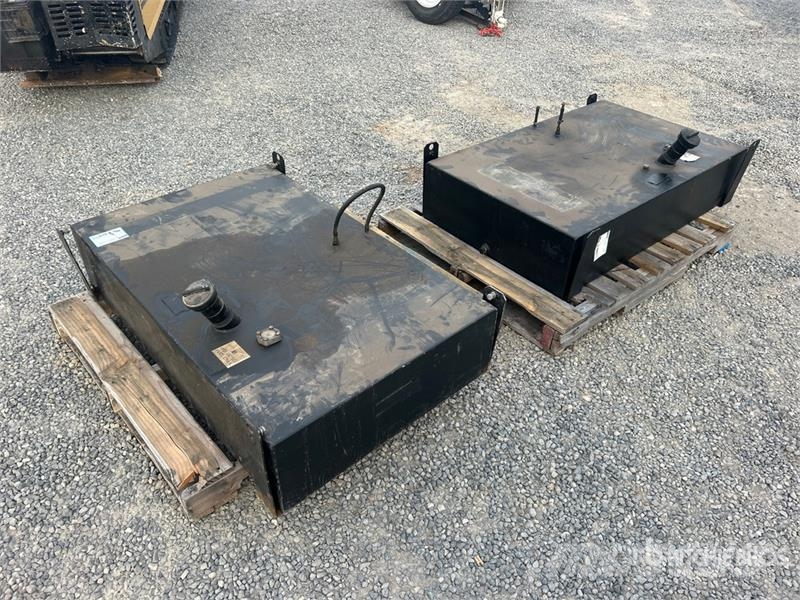  Quantity of (2) Steel Fuel Tank Degvielas un piedevu tvertnes