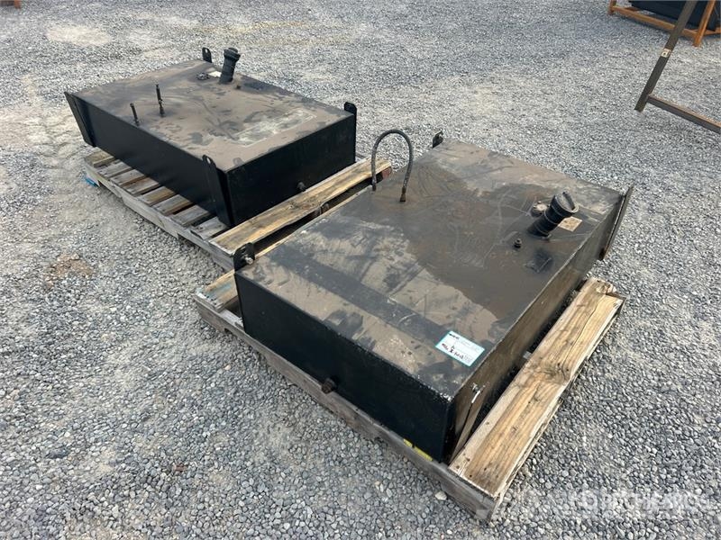  Quantity of (2) Steel Fuel Tank Degvielas un piedevu tvertnes