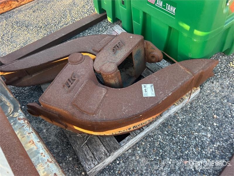 Quantity of (2) Tag 8 in Q/C Excavator Bucket Kašike / Korpe