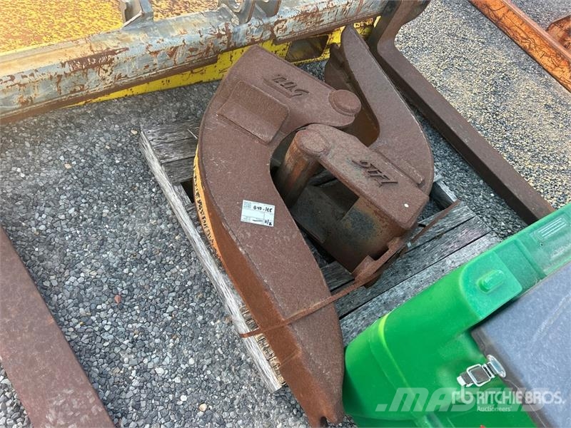 Quantity of (2) Tag 8 in Q/C Excavator Bucket Kašike / Korpe