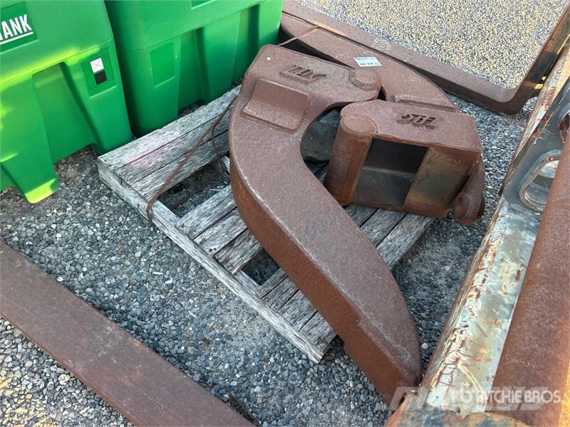 Quantity of (2) Tag 8 in Q/C Excavator Bucket Kašike / Korpe