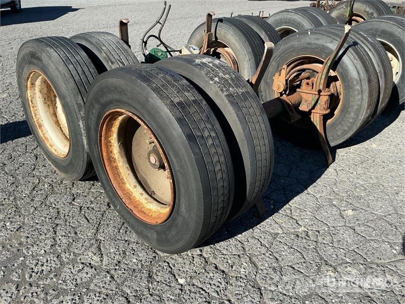  Quantity of (2) Trailer Axles Drugi deli