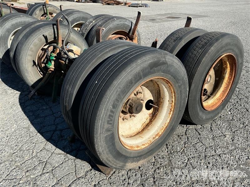  Quantity of (2) Trailer Axles Drugi deli