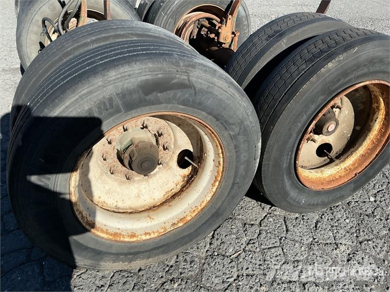  Quantity of (2) Trailer Axles Drugi deli