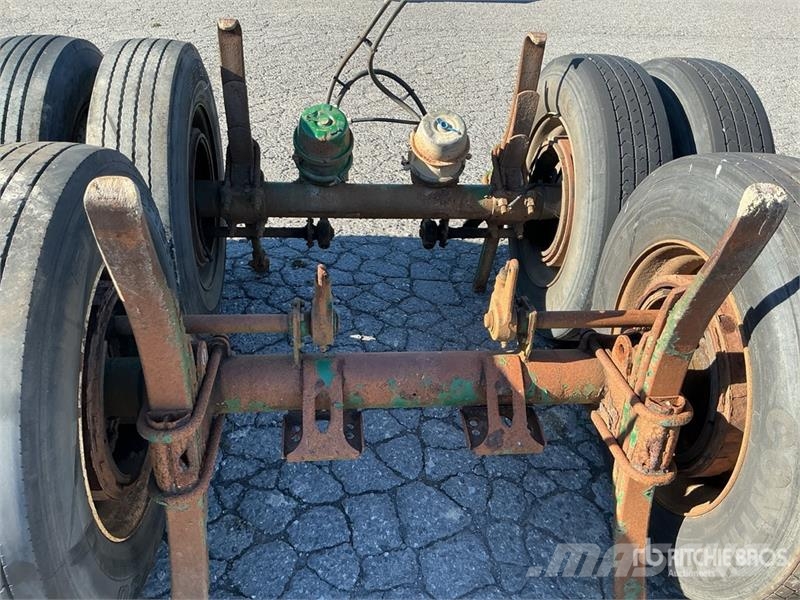  Quantity of (2) Trailer Axles Drugi deli