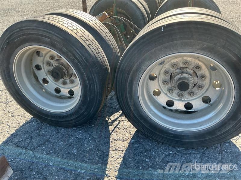  Quantity of (2) Trailer Axles Drugi deli
