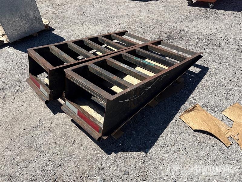 Quantity of (2) Truck Ramps Коммерческий транспорт - Другие