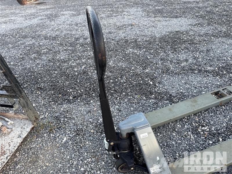  Quantity of (2)  Uline 11000 lb Pallet Jack Transpalette manuel