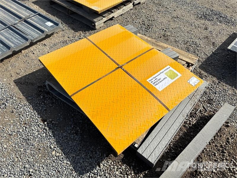 Quantity of (20) 3 ft x 4 ft Yellow Steel Diamond Csörlők, emelőberendezések és anyagmozgató liftek