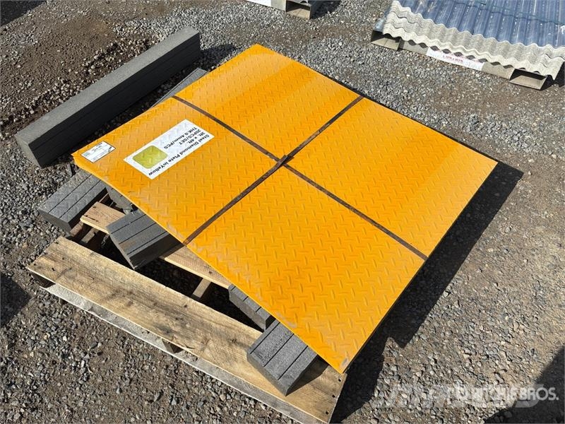 Quantity of (20) 3 ft x 4 ft Yellow Steel Diamond Csörlők, emelőberendezések és anyagmozgató liftek