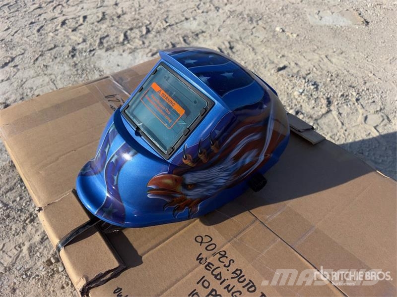  Quantity of (20) Auto Darkening Welding Helmets (U Ostale poljoprivredne mašine