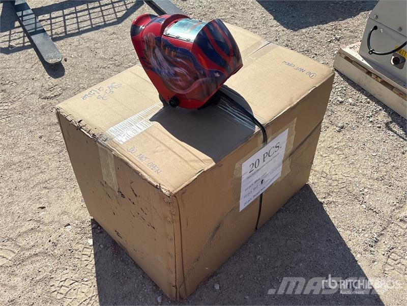 Quantity of (20) Auto Darkening Welding Helmets (U Drugi deli