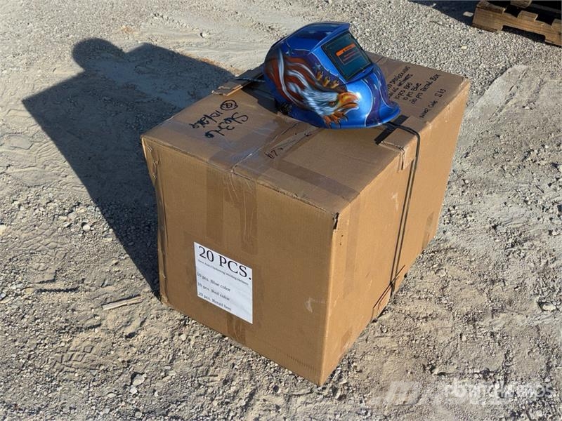  Quantity of (20) Auto Darkening Welding Helmets (U Ostale poljoprivredne mašine