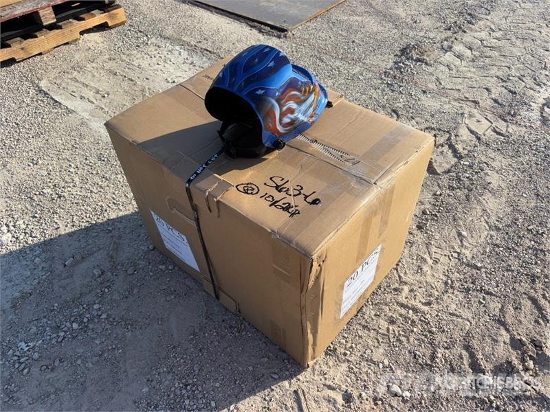  Quantity of (20) Auto Darkening Welding Helmets (U Ostale poljoprivredne mašine