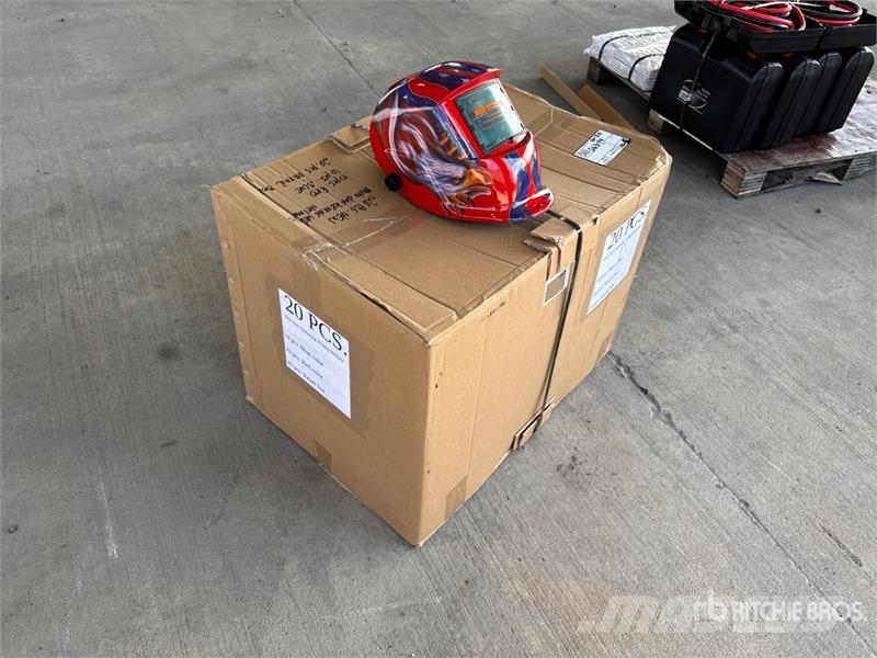 Quantity of (20) Auto Darkening Welding Helmets (U Outros componentes