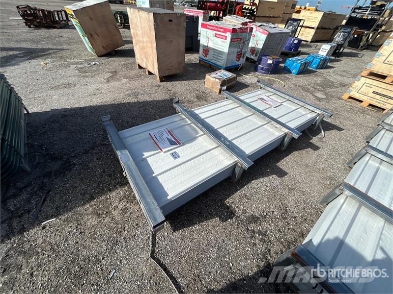  Quantity of (200)  SUNTOP S2440C-200 Galvanized Co Utovorne dizalice, vitla i liftovi za materijal