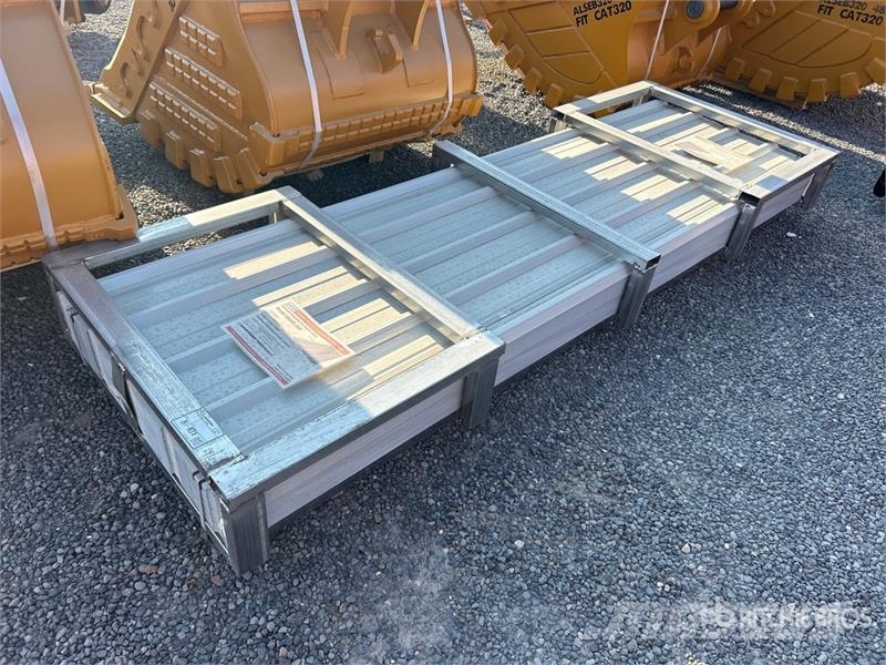 Quantity of (200) SUNTOP S840C-200 33 in x 10 ft Takels, lieren en materiaalliften