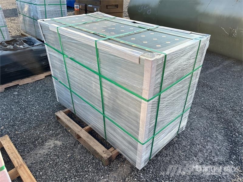 Quantity of (24) 41 Amp Solar Panels Costruzioni - Altro